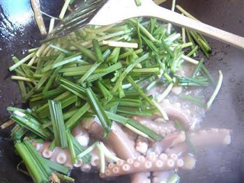 章鱼须炒韭菜的做法步骤9