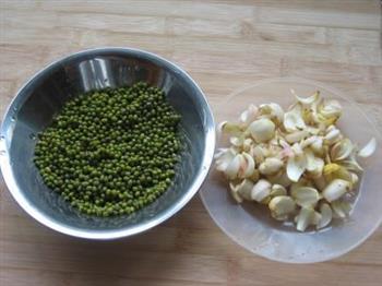 百合绿豆汤的做法步骤3