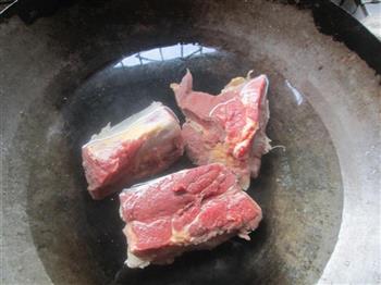 红烧牛肉的做法图解1