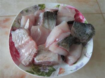腐竹香菇炖鱼的做法步骤5