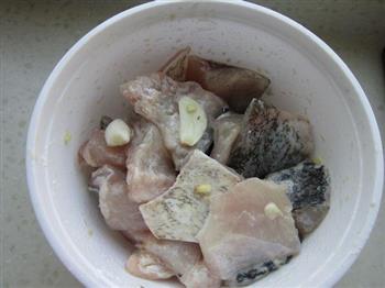 腐竹香菇炖鱼的做法步骤6