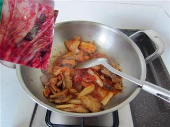 辣白菜炒五花肉的做法步骤5