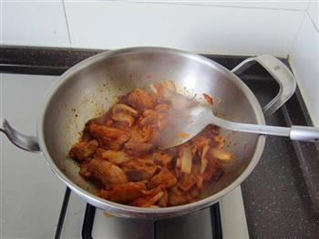辣白菜炒五花肉的做法步骤6