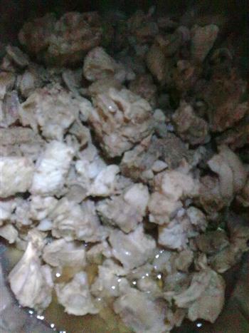 泡椒韭菜炒兔肉的做法步骤2