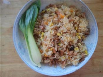 咸蛋黄杂菜炒糯米饭的做法步骤13
