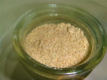 自制喷香芝麻盐的做法步骤4