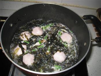 肉丸紫菜蛋花汤的做法步骤5