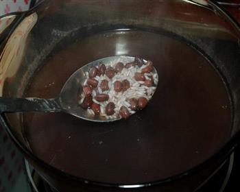 红豆糯米红枣粥的做法步骤3