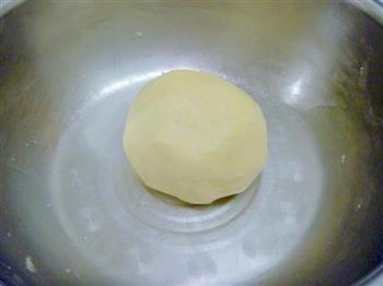 五仁酥皮月饼的做法步骤6