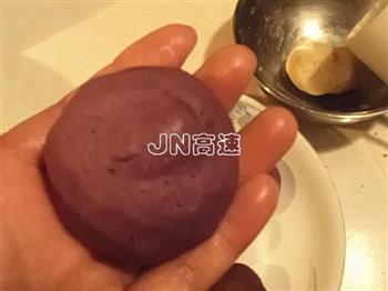 紫薯豆沙冰皮月饼的做法步骤13