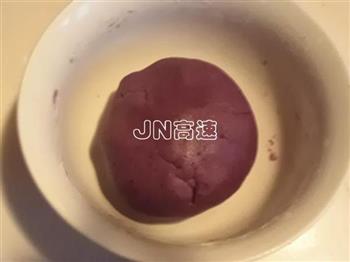 紫薯豆沙冰皮月饼的做法图解6