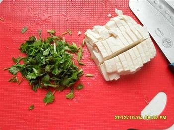 紫菜虾皮豆腐汤的做法图解2
