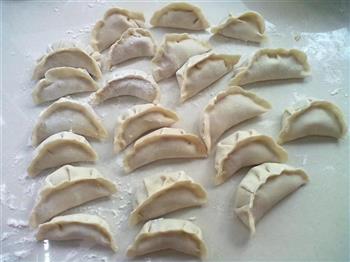 白菜猪肉水饺的做法步骤13
