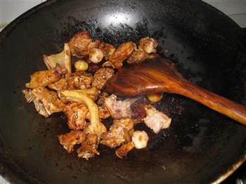 秋栗红烧鸭肉的做法步骤3