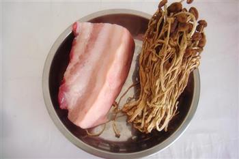 茶树菇炒回锅肉的做法图解1