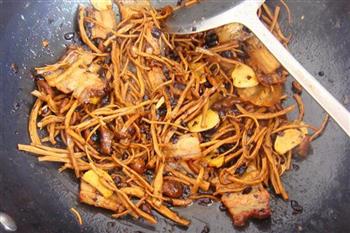 茶树菇炒回锅肉的做法步骤11
