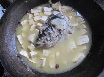 胖头鱼豆腐汤的做法步骤13