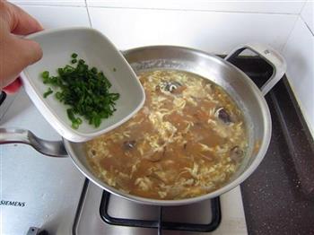 海鲜酸辣汤的做法步骤16