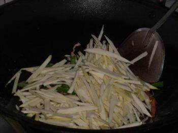 茭白青椒炒肉丝的做法步骤6