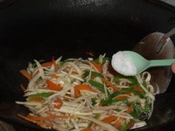 茭白青椒炒肉丝的做法步骤8