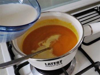 奶香南瓜浓汤的做法步骤5