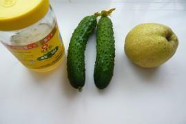 黄瓜生梨汁的做法步骤1