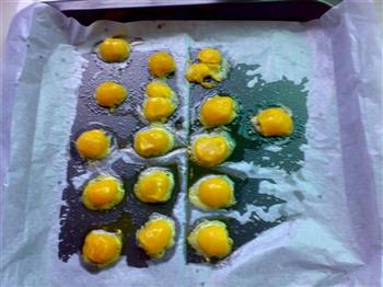 蛋黄酥的做法步骤8