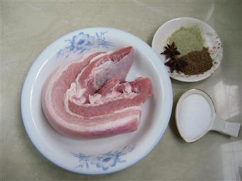 客家咸猪肉的做法步骤1
