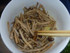 咸蛋黄茶树菇的做法步骤6