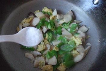 杏鲍菇炒鸡蛋的做法步骤8