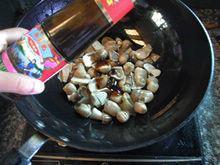 蚝油草菇的做法步骤5