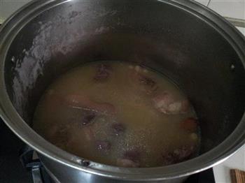 猪蹄煲花生汤的做法步骤8