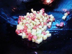 火腿黄瓜炒饭的做法图解4