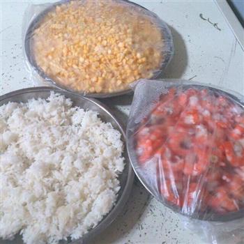 虾仁玉米炒饭的做法步骤1