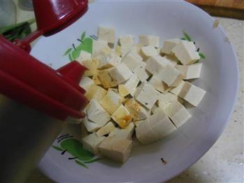 香椿拌豆腐的做法图解5
