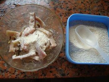 干豇豆米粉蒸肉的做法步骤3