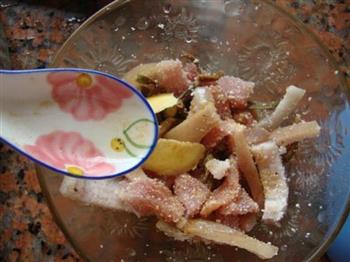 干豇豆米粉蒸肉的做法步骤4