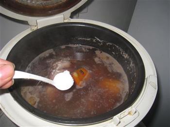 胡萝卜玉米鲫鱼汤的做法步骤9
