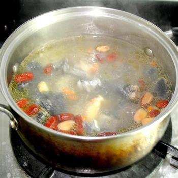 秋季滋补汤的做法步骤2