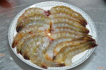 芝麻凤尾虾排的做法图解1