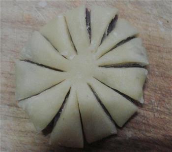 红豆沙菊花酥的做法步骤14