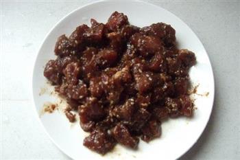 黑椒牛肉炒年糕的做法步骤2