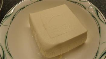金沙玉米豆腐的做法步骤1