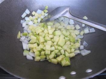 洋葱土豆焖饭的做法步骤3