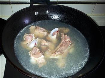 红罗卜马蹄猪骨汤的做法步骤2