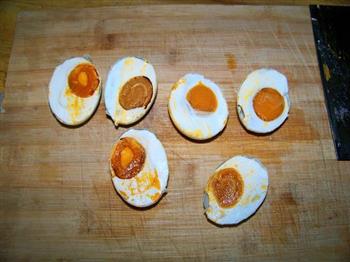流油金黄咸鸭蛋的做法步骤8