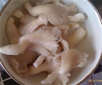 蘑菇肉圆汤的做法步骤7
