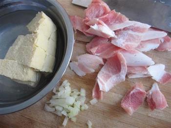 猪肉白菜炖冻豆腐的做法图解2