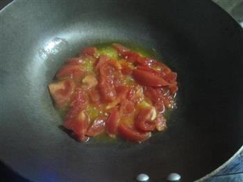 西红柿鱼丸汤面的做法图解3