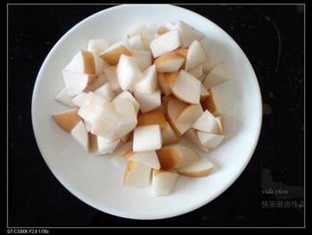秋梨润燥汤的做法步骤2